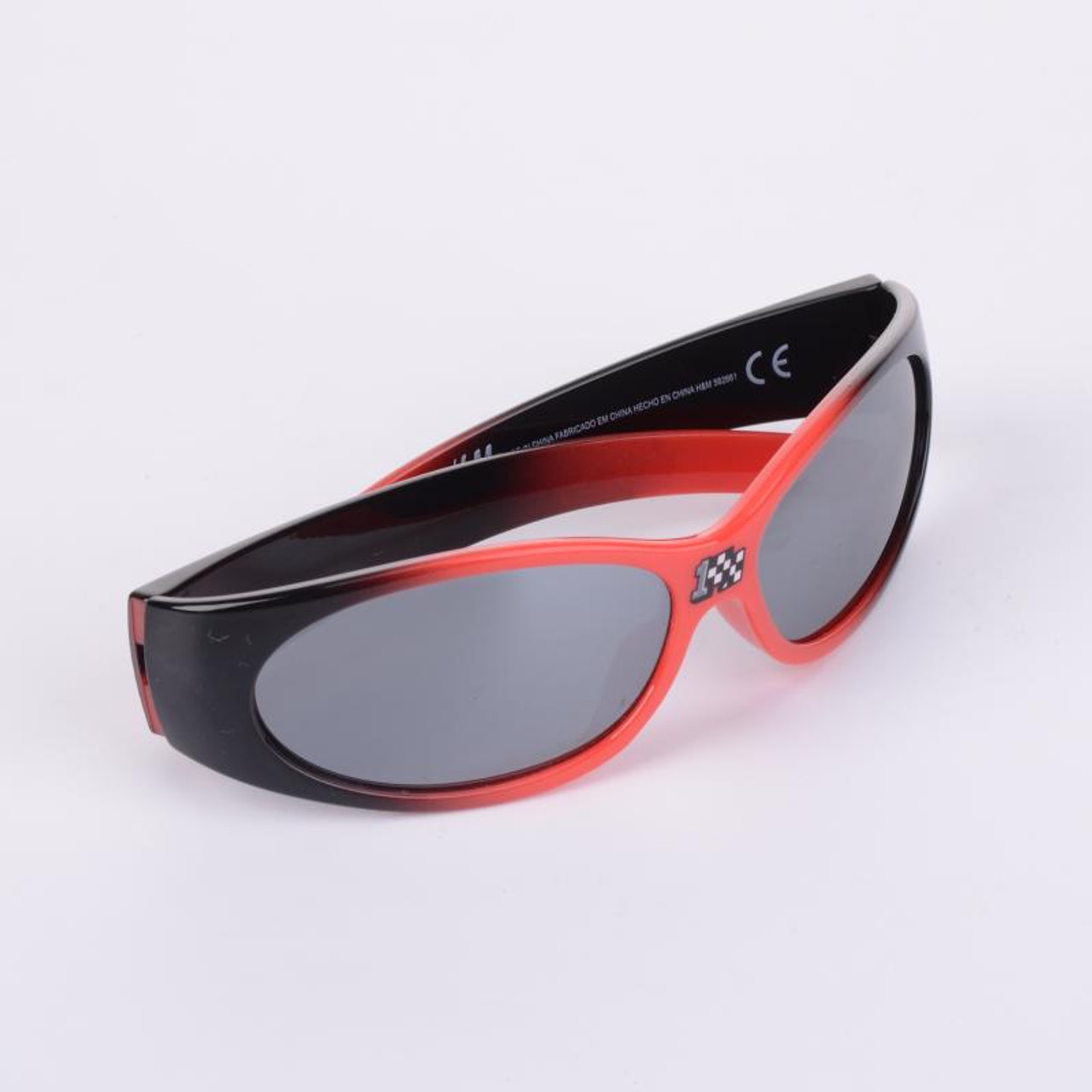 Amazon.com: BAWUYI Kids Wrap Around Sunglasses with Strap Fashion Oval  Shape Y2K Glasses Sports Shades for Boys Girls Age 4-12 (Black Frame - Grey  Lens) : Clothing, Shoes & Jewelry