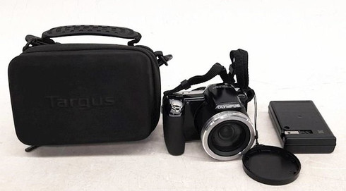 Olympus SP-815UZ 14.0MP Digital Camera