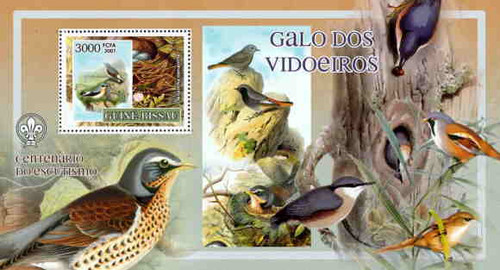 Guinea-Bissau - Small Birds Souvenir Sheet GB7223b