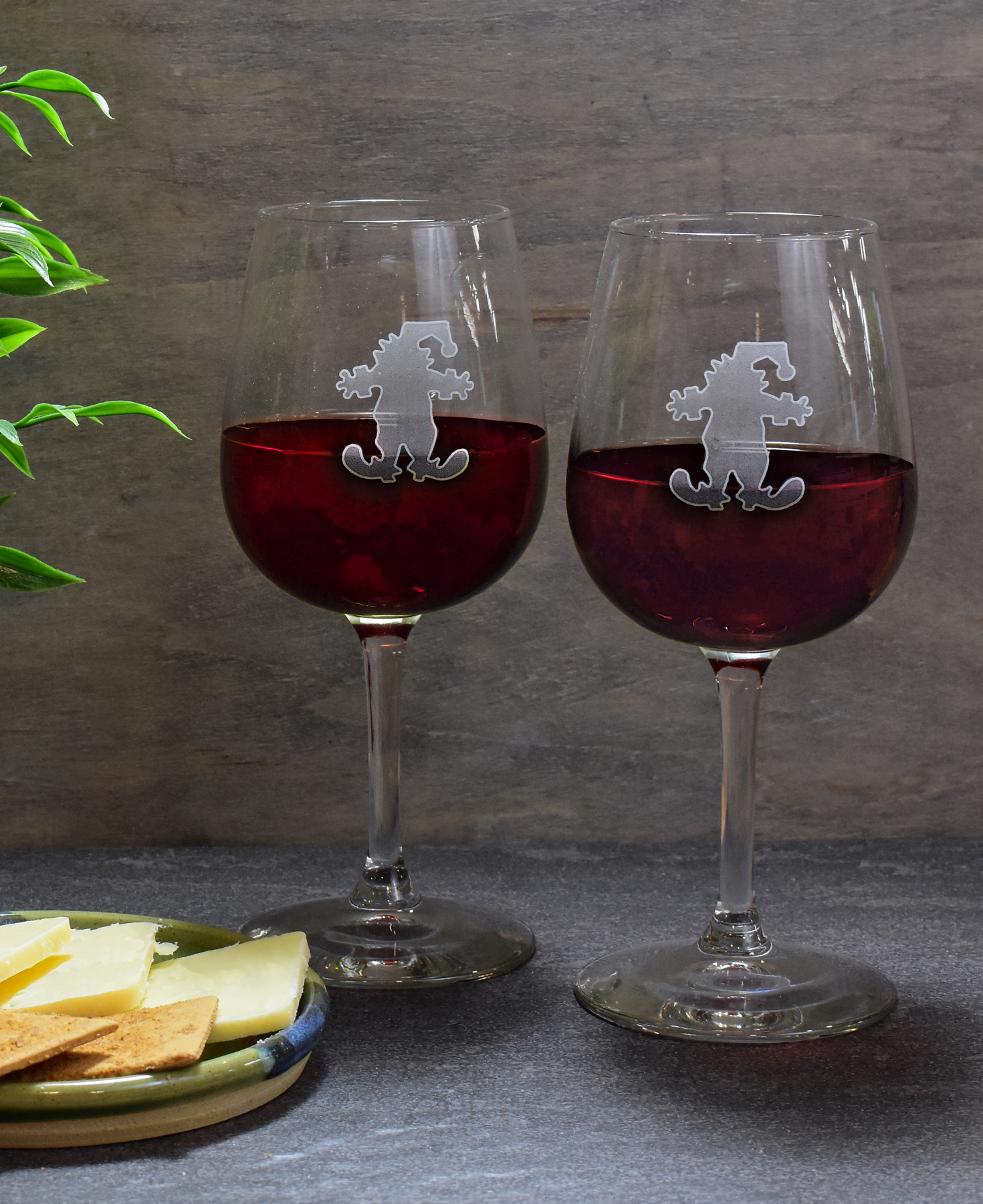 Vintage Christmas Wine Glasses (Set of 2)