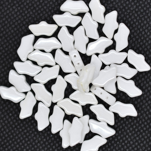 15 Beads - Delos® par Puca® Paris - Opaque White Ceramic Look - Czech Glass