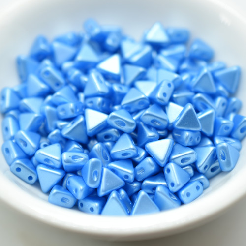Kheops® par Puca® 25 Beads Pastel Turquoise 6mm 2-Hole Triangle