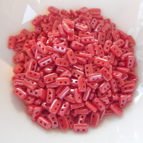 5 grams - Piros® par Puca® Paris - Opaque Coral Red Luster - Czech Glass