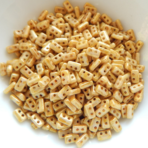 5 grams - Piros® par Puca® Paris - Opaque Beige Spotted - Czech Glass