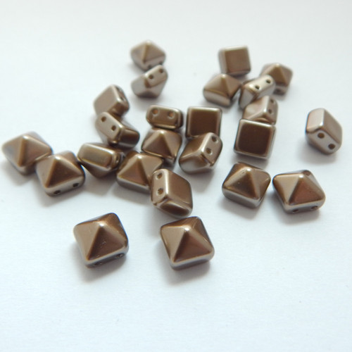 12 Beads - 8mm Pyramid Beadstud 2-Hole Cocoa Airy Pearl - Czech Glass