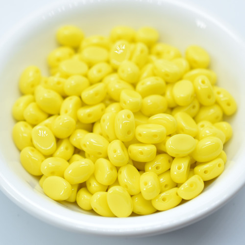 Samos® par Puca® (20 beads) 2-Hole 7x5mm Oval - Opaque Jonquil
