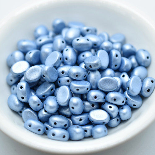 Samos® par Puca® (20 beads) 2-Hole 7x5mm Oval Matte Metallic Light Blue, Czech Glass