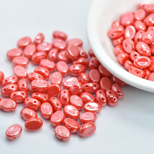 Samos® par Puca® (20 beads) 2-Hole 7x5mm Oval - Opaque Light Coral Luster