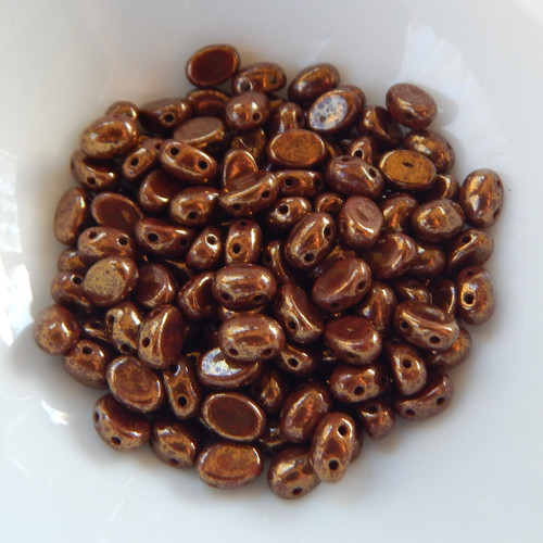 Samos® par Puca® (20 beads) 2-Hole 7x5mm Oval - Opaque Choco Bronze - Czech Glass