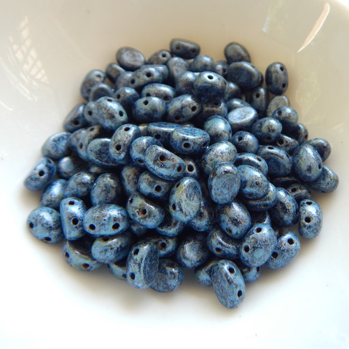 Samos® par Puca® (20 beads) 2-Hole 7x5mm Oval - Metallic Matte Blue Spotted