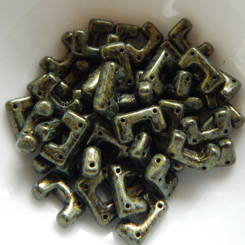 12 Beads - Telos® par Puca® Paris - Metallic Matte Green Spotted - Czech Glass