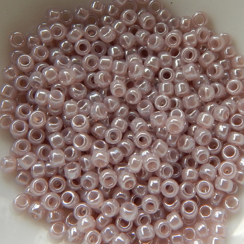 8/o TOHO Seed Beads Ceylon Grape Mist 25g Glass Bead No. 151