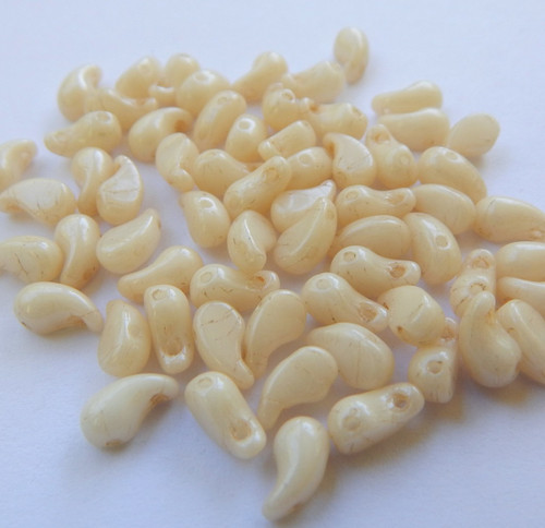 Zoliduo Left Alabaster Champagne Luster (30 Beads)