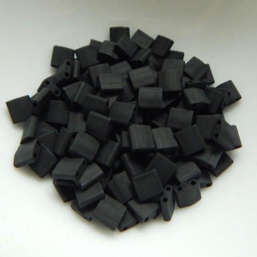 Tila 5g Matte Black 2-Hole 5mm Square Miyuki Beads No. 401f