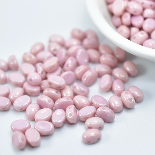 Samos® par Puca® (20 beads) 2-Hole 7x5mm Oval - Opaque Light Rose Ceramic Look