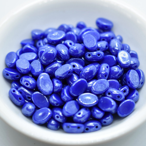 Samos® par Puca® (20 beads) 2-Hole 7x5mm Oval Opaque Sapphire Luster, Czech Glass