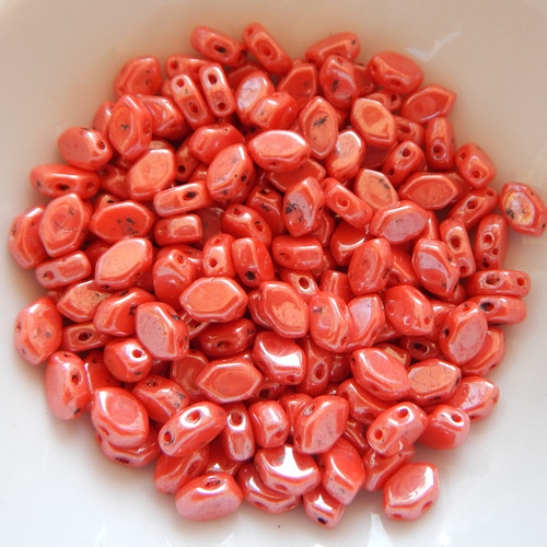 30 Beads - Paros® par Puca® Paris - Opaque Light Coral Luster - Czech Glass