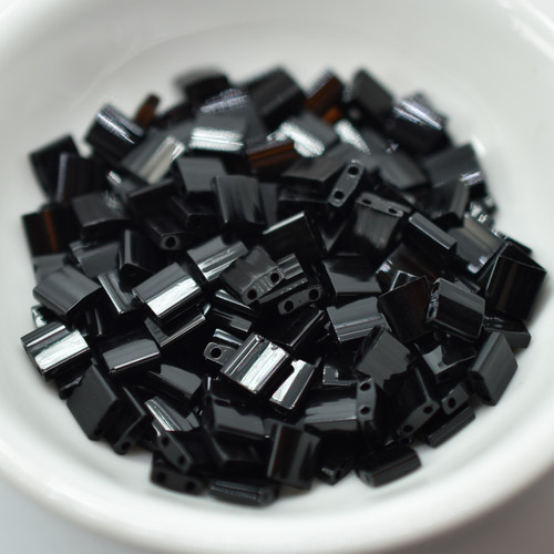 Tila 5 grams Black 2-Hole 5mm Square Miyuki Beads No. 401