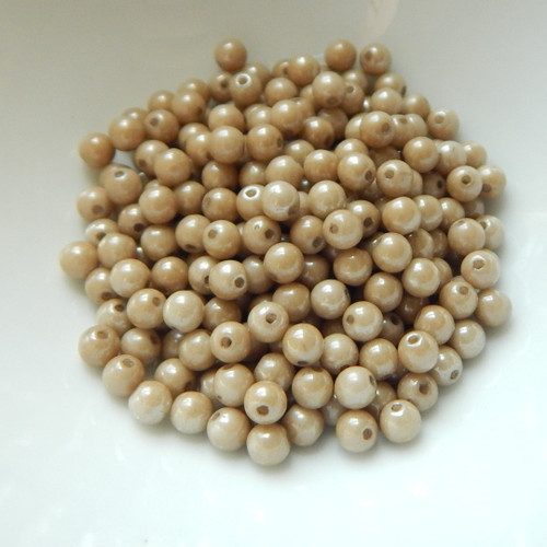 4mm Druk Rounds (100 beads) Chalk Latte Luster Czech Glass