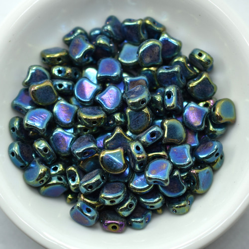 Ginko 7.5mm x 7.5mm 2-hole Jet Green Iris, 35 Beads