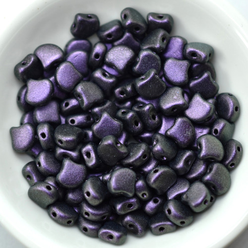 Ginko 7.5mm x 7.5mm 2-hole Polychrome Black Raspberry, 35 Beads