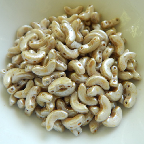 25 Beads - Arcos® par Puca® Paris Opaque Ivory Spotted - Czech Glass