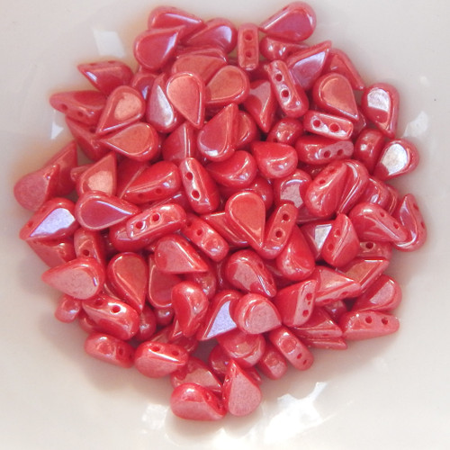 5x8mm Amos® par Puca® Two Hole Drop Shape (30 Beads) Opaque Coral Red Luster - Czech Glass