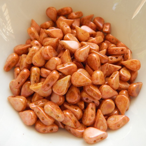 30 Beads - 5x8mm Amos® par Puca® Two Hole Drop Shape Opaque Salmon Spotted