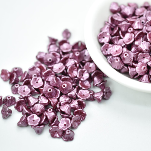 25 Beads - 7x5mm Bell Flower Cup Pastel Burgundy - Czech Glass