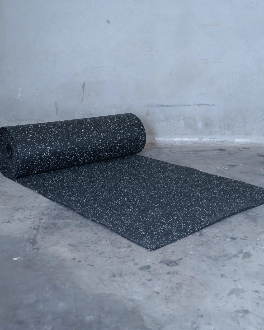 Solid Strength rubber gym flooring roll
