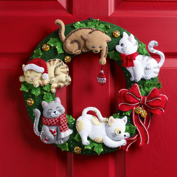 Bucilla Felt Applique Wall Wreath Kit | Holiday Housecats