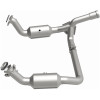 Magnaflow 19-20 GMC Sierra 1500 Single Underbody 4.3L/5.3L Direct Fit Catalytic Converter - 280656 Photo - out of package