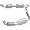 MagnaFlow Direct Fit Catalytic Converter 06 Ford E350 Van 5.4L - 458041 Photo - out of package