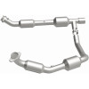 MagnaFlow Direct Fit Catalytic Converter 05-06 Ford E-350 Super Duty 5.4L - 5481439 Photo - out of package