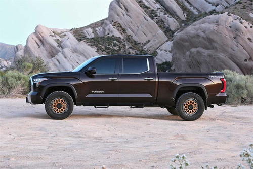 Fabtech 2022 Toyota Tundra 4WD Factory Rear Coils 3in UCA Sys w/Fr Dirt Logic 2.5 Resi C/O Rr Coil - K7088DL Photo - Mounted