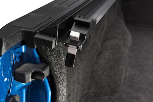 Truxedo 09-20 Mitsubishi L200 7ft Lo Pro International Bed Cover - 531501 Photo - Close Up