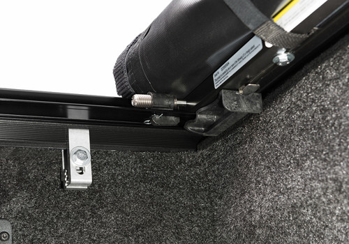 Truxedo 05-15 Nissan Navara w/Rack 4ft 10in Lo Pro International Bed Cover - 592401 Photo - Close Up