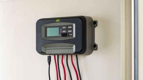 Battery Tender 30AMP PWM Indoor Solar Controller System - 021-1178 User 1