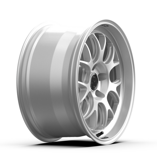 fifteen52 Apex RSR 18x9.5 5x120 22mm ET 72.56mm Center Bore Radiant Silver - RSARS-89552+22 User 1