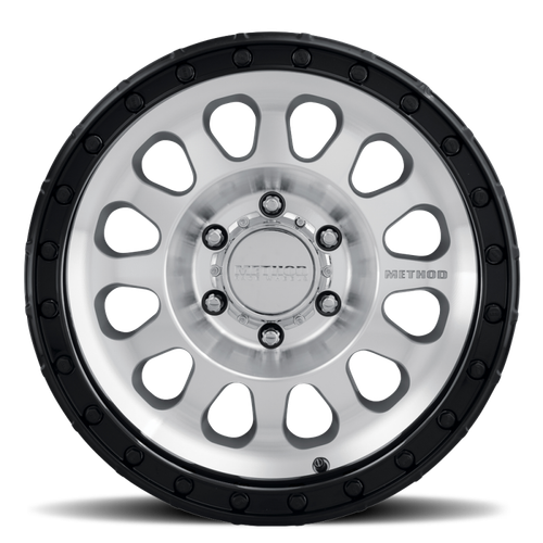 Method MR315 18x9 +18mm Offset 8x6.5 130.81mm CB Machined Wheel - Gloss Black Lip - MR315890801618 Photo - Close Up