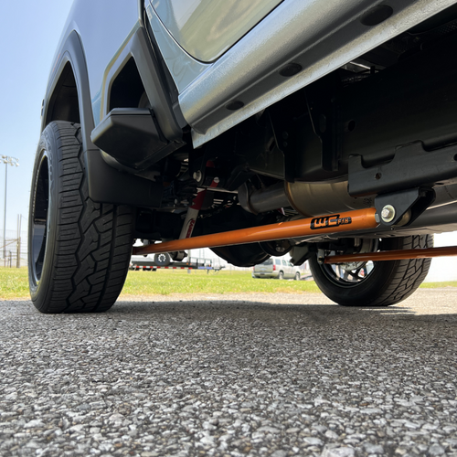 Wehrli 20-24 Chevy & GMC Duramax RCLB/CCSB/ECSB 60in. Traction Bar Kit - Candy Red - WCF100826-CR User 6