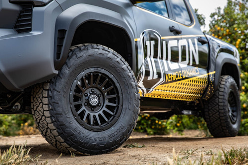 ICON Recon Pro 18x9 6 x 5.5 25mm Offset 6in BS 95.1mm Bore Satin Black Wheel - 23618909060SB Photo - lifestyle view
