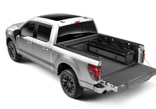 RealTruck 07-21 Toyota Tundra CrewMax 5.5ft w/Deck Rail Sys (No Bed Box) RetraxPRO EZ-Off FRC-4000 - R-T-80841 Photo - Mounted
