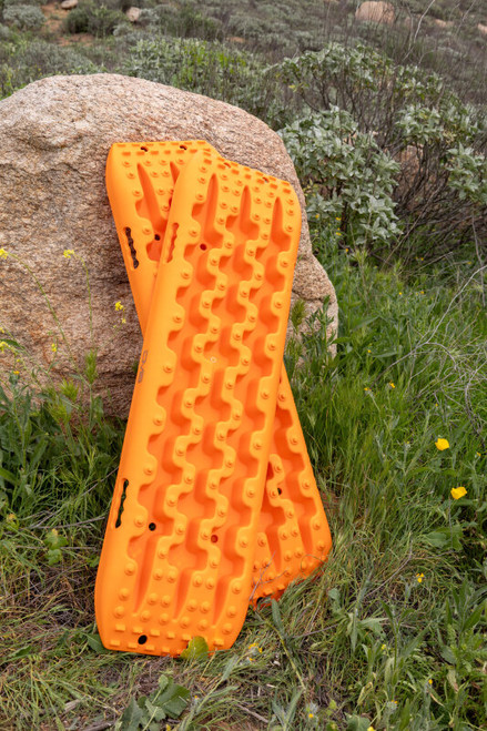 DV8 Offroad DV8 Xtract Traction Boards | Pair | Orange - RTB1-02OR Photo - out of package