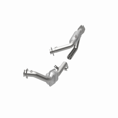 MagnaFlow Conv DF 96-99 Taurus 3.0L - 23534 360 Degree Image Set