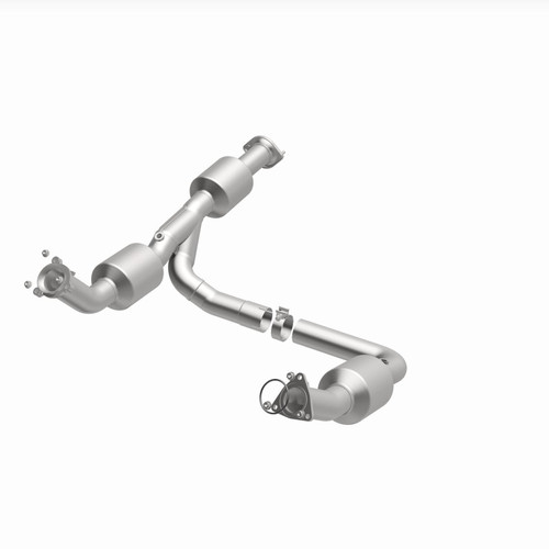 Magnaflow 18-20 Chevrolet Express 2500 Single Underbody 4.3L Direct Fit Catalytic Converter - 280210 360 Degree Image Set