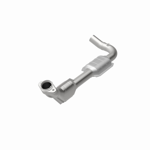 MagnaFlow Direct Fit Catalytic Converter 00-04 Ford E150 4.6L Driver Side - 458001 360 Degree Image Set