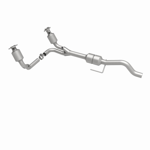 MagnaFlow Direct Fit Catalytic Converter 00-03 Durango 4WD 4.7L - 458047 360 Degree Image Set