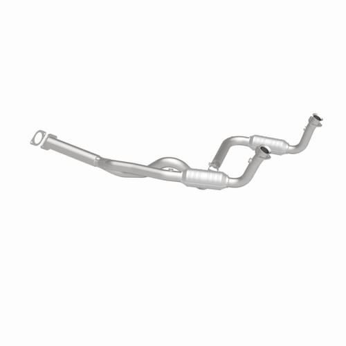 MagnaFlow Direct Fit Catalytic Converter 00 Chevy Express 1500 5.7L - 49063 360 Degree Image Set
