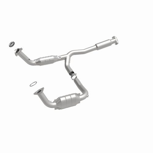 MagnaFlow Direct Fit Catalytic Converter 05-06 GMC Envoy XL Denali - 49886 360 Degree Image Set